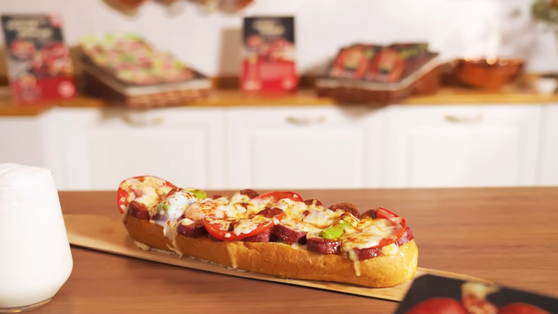 Bayat Ekmekten Sucuklu Pide